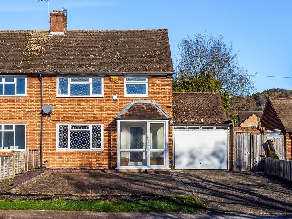 3 bed semidetached house for sale in Dynes Road, Kemsing, Sevenoaks