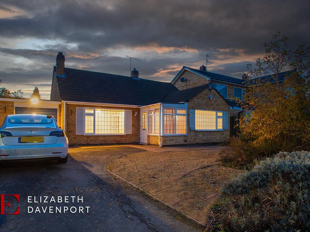 2 bed detached bungalow for sale in Windy Arbour, Kenilworth CV8, £