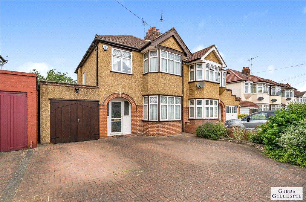 3 bed semidetached house for sale in Ludlow Close, Harrow, Middlesex