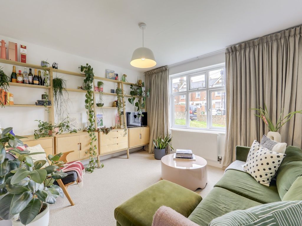 2 bed flat for sale in Faversham Road, Catford, London SE6 Zoopla