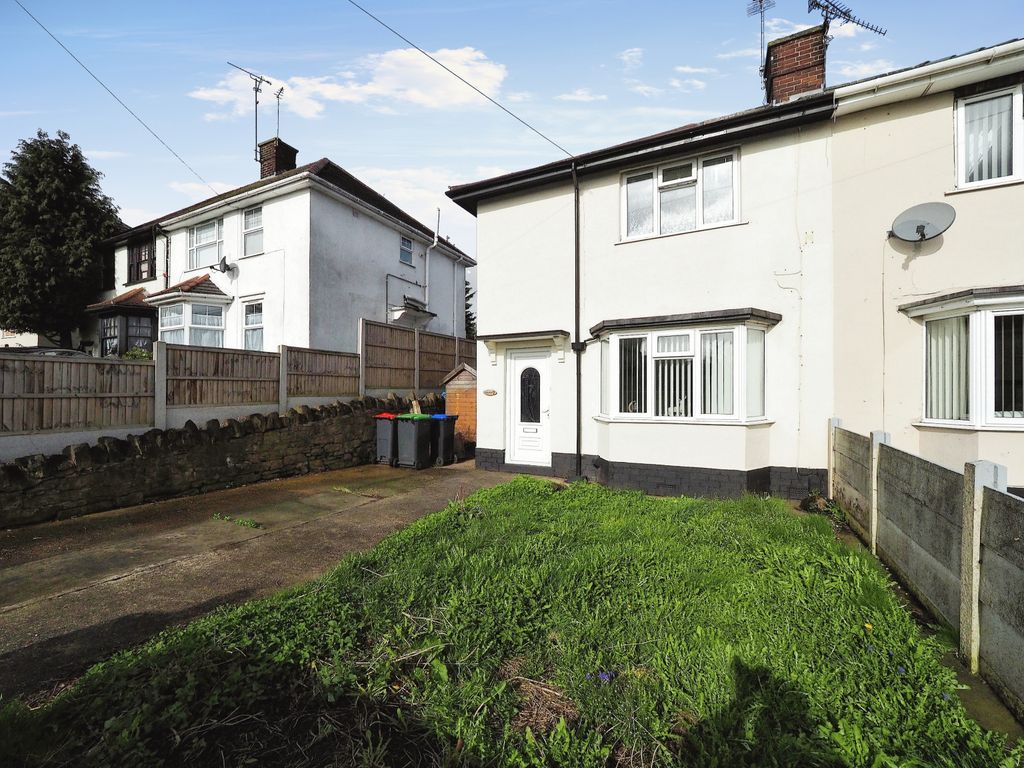 3 bed semidetached house for sale in Young Crescent, SuttonIn