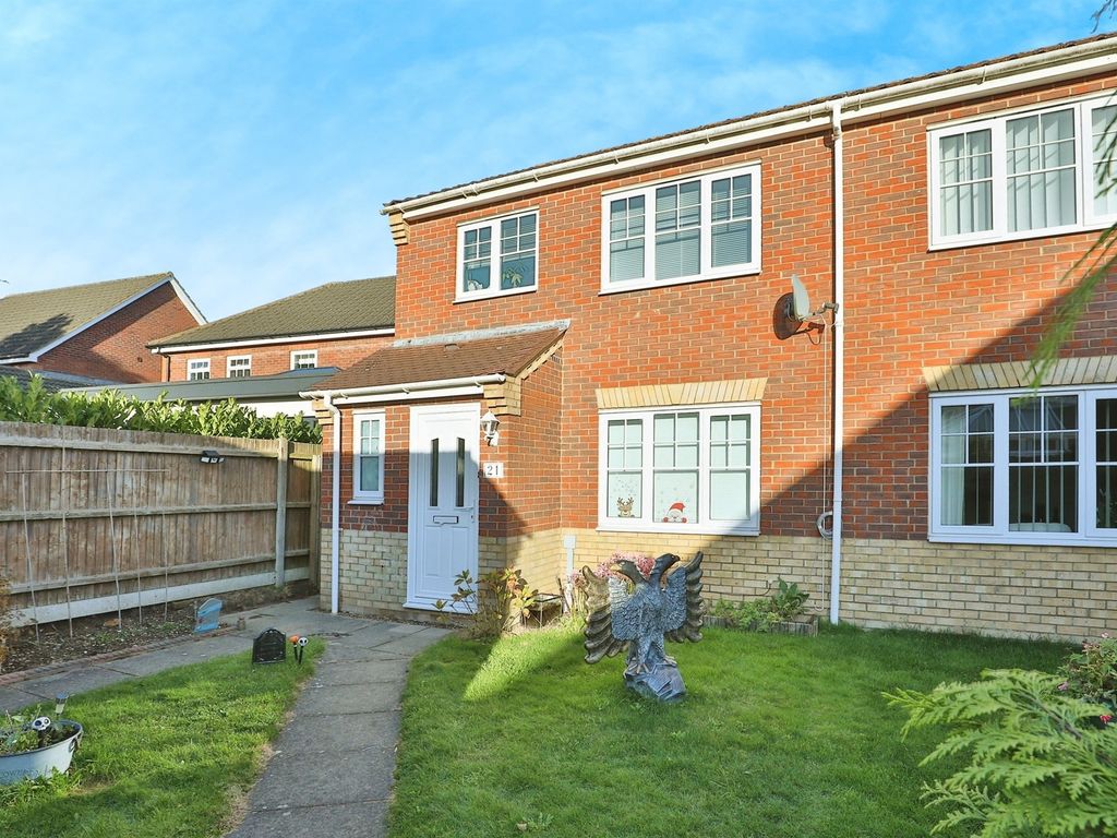 3 bed semidetached house for sale in Fleetwood Drive, Thorpe St
