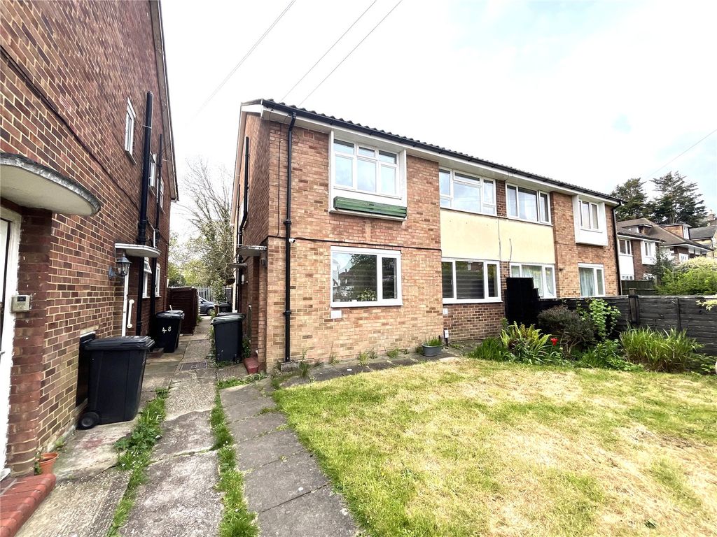 2 bed to rent in Balder Rise, London SE12, £1,600 pcm Zoopla