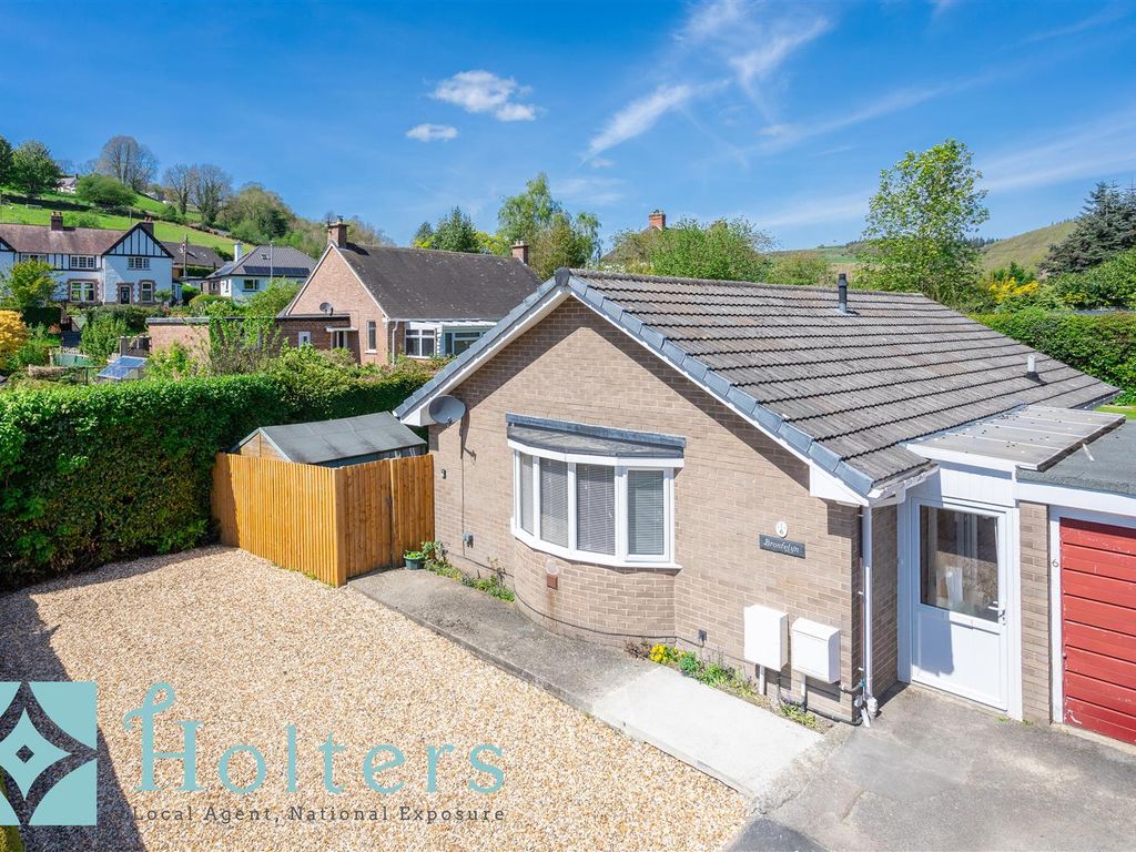 3 bed semidetached bungalow for sale in Bronfelyn, Millfield Close