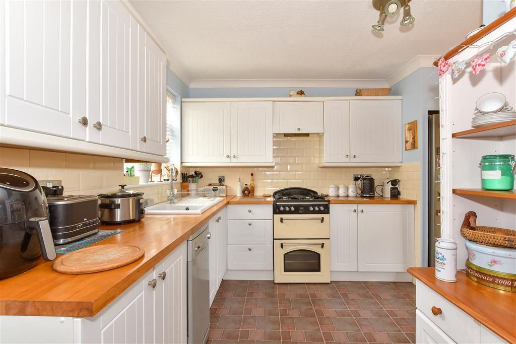 3 bed semidetached house for sale in Springhead Road, Northfleet