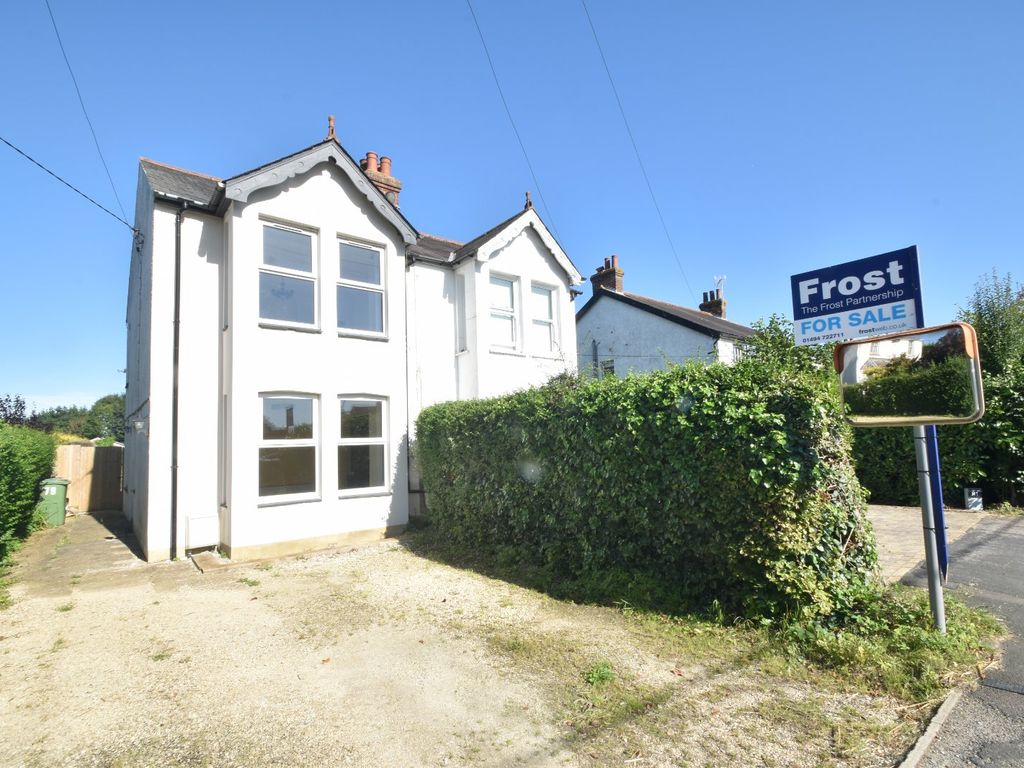 3 bed semidetached house for sale in Road, Prestwood, Great