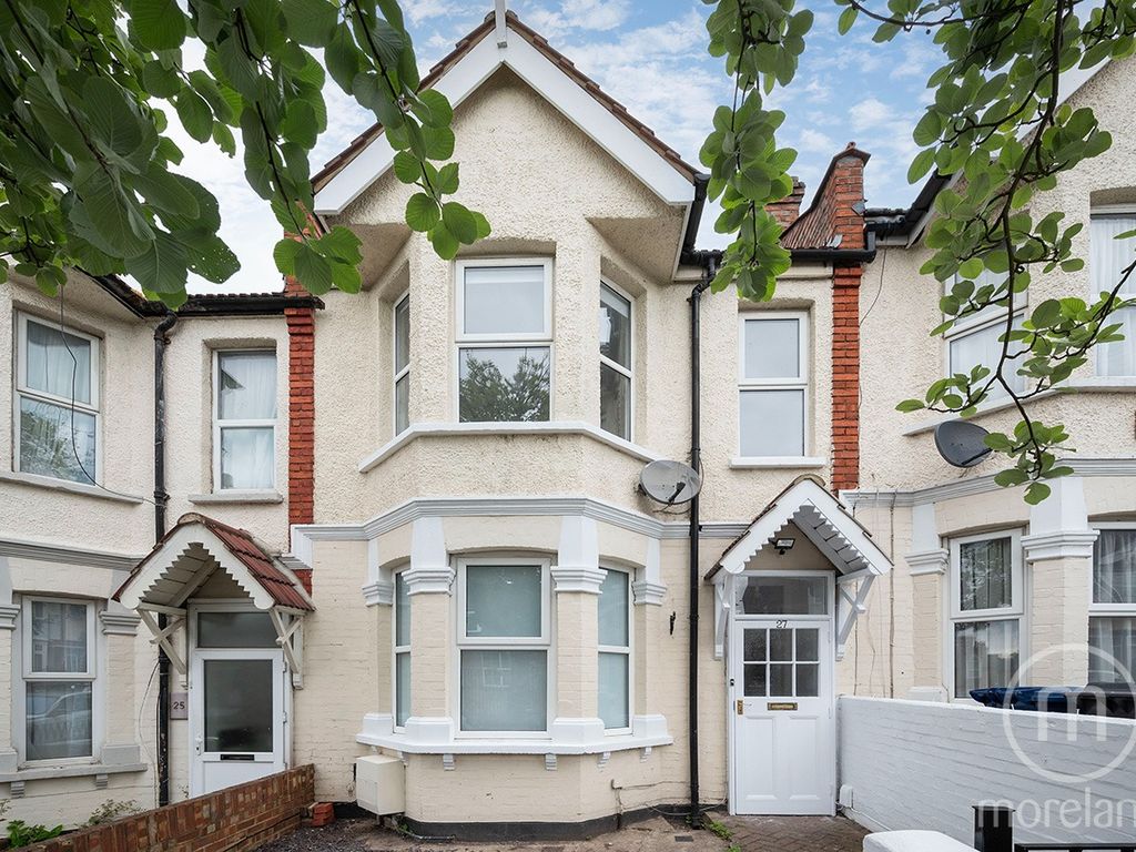 3 bed terraced house to rent in Montagu Road, Hendon NW4, £2,500 pcm