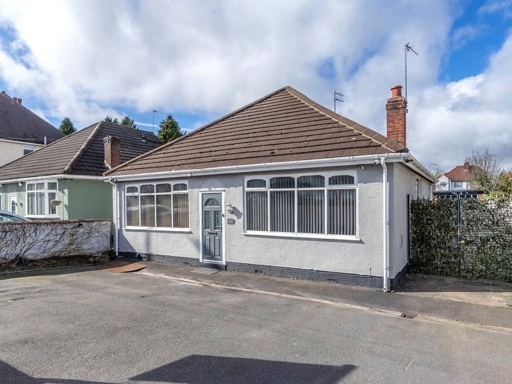3 bed bungalow for sale in Stafford Road, Oxley, Wolverhampton, West Midlands WV10, £270,000