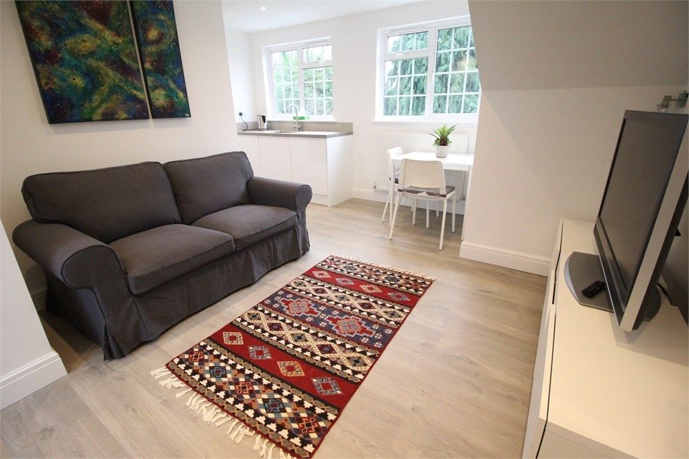 1 bed flat to rent in Fairview Way, Edgware HA8, £1,200 pcm Zoopla