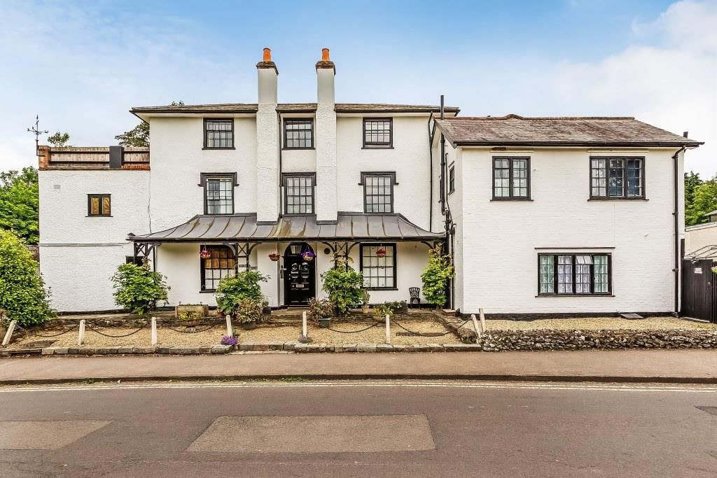 2 bed flat for sale in Westhumble Street, Westhumble RH5, £264,950 Zoopla