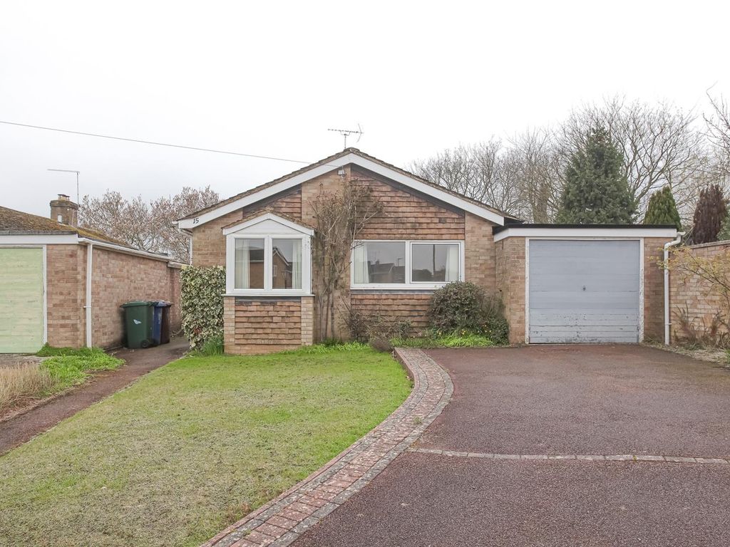 3 bed detached bungalow for sale in Deene Close, Adderbury, Banbury