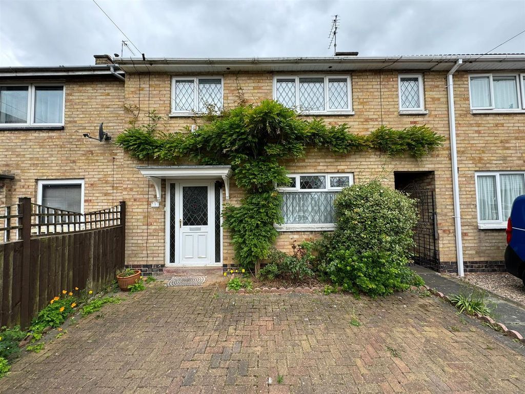 3 bed terraced house for sale in Hesketh Close, Glen Parva, Leicester