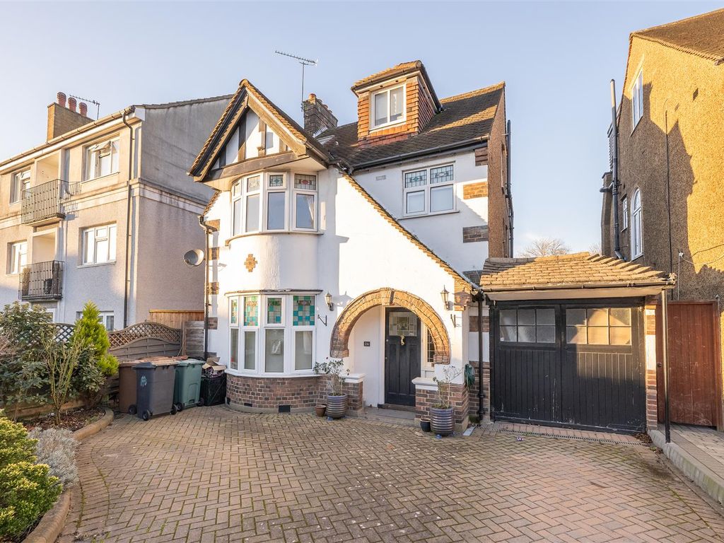 5 bed detached house for sale in Hollywood Way, Woodford Green IG8, £