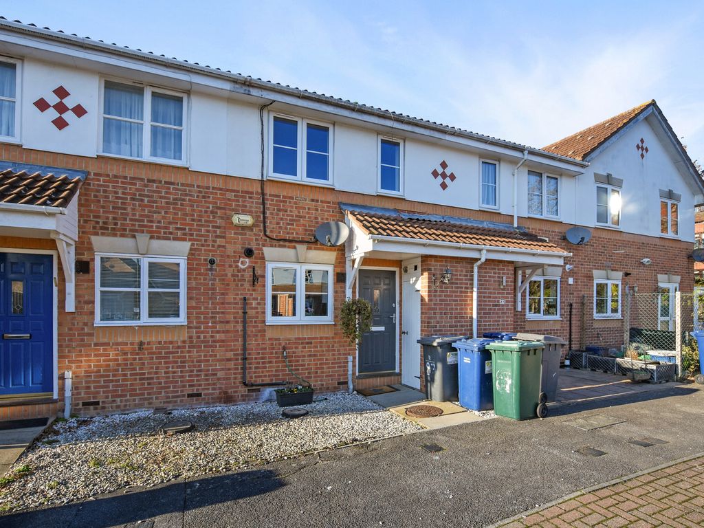 2 bed terraced house for sale in Longfield Avenue, London NW7, £495,000