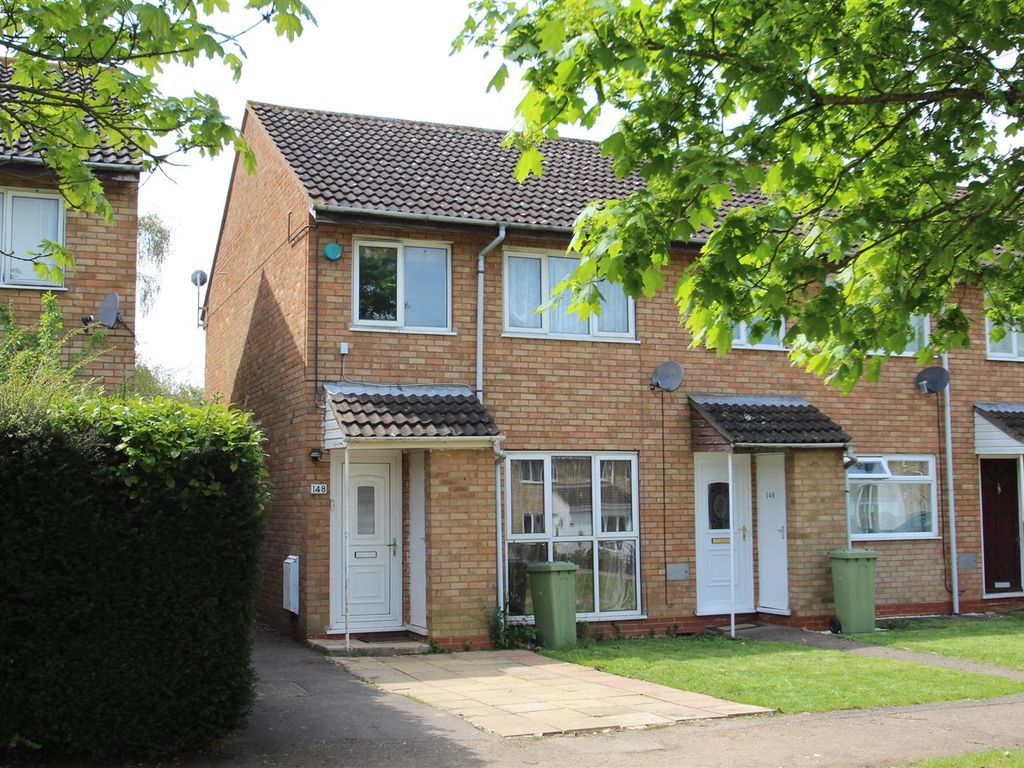 3 bed end terrace house for sale in Crosslands, Stantonbury, Milton