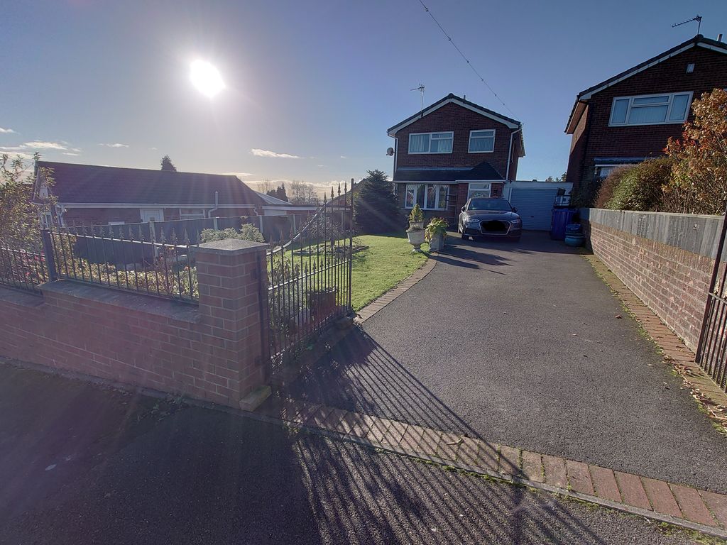 3 bed detached house for sale in Shrewsbury Drive, Mitchells Wood