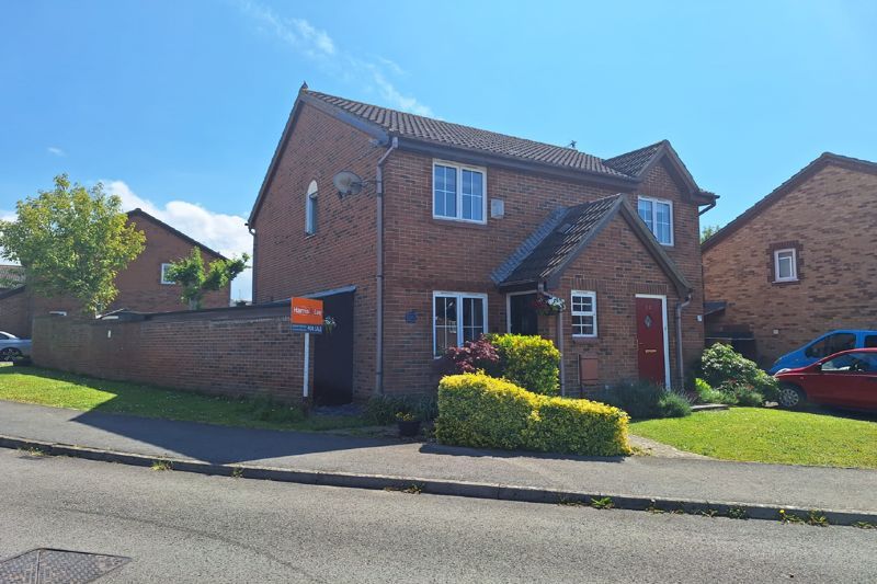2 bed semidetached house for sale in The Cornfields, WestonSuperMare