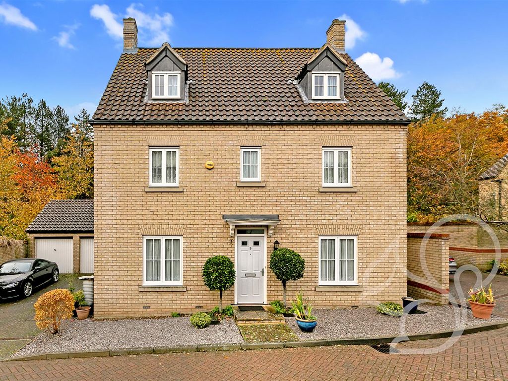 5 bed detached house for sale in Parker Place, Sudbury CO10, £475,000