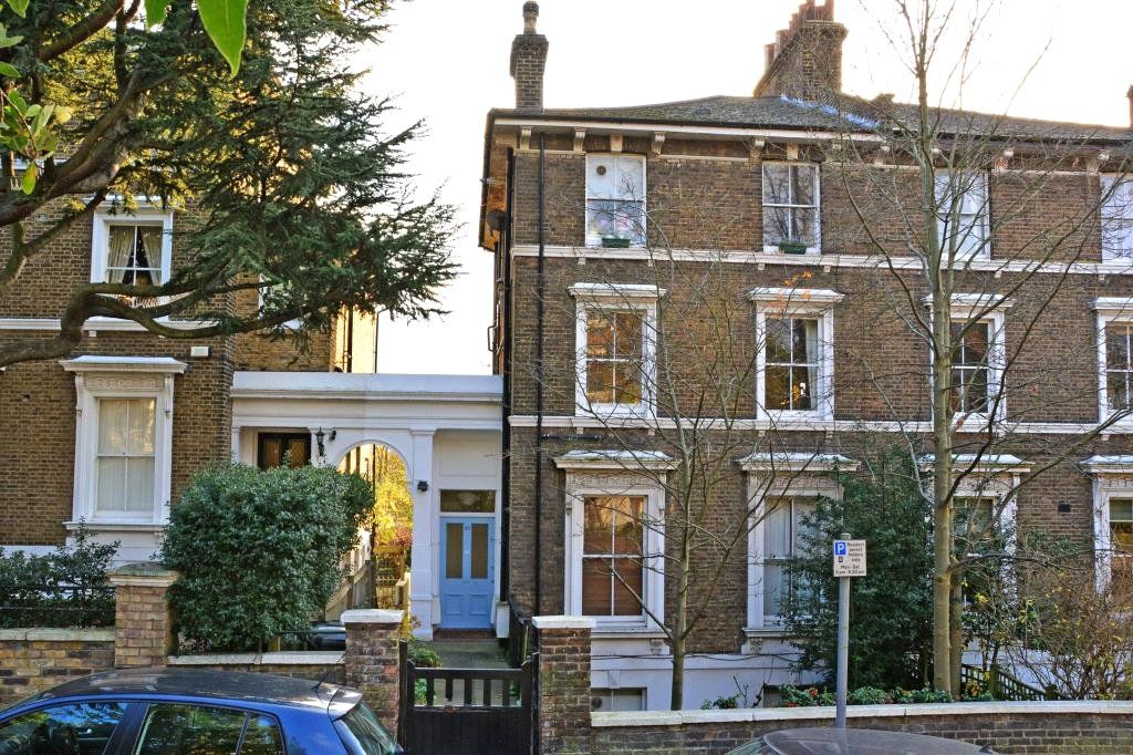 1 bed flat for sale in Granville Park, Lewisham, London SE13, £395,000