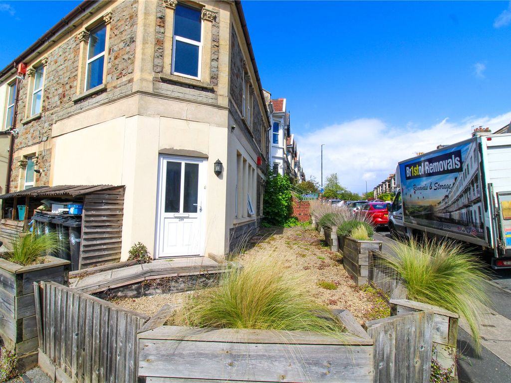 2 bed flat to rent in Coronation Road, Southville, Bristol BS3, £1,400