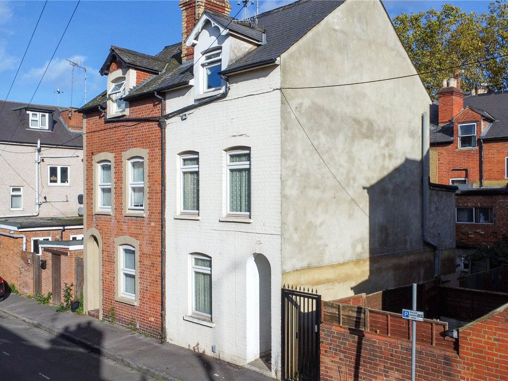 4 bed semidetached house for sale in Anstey Road, Reading, Berkshire