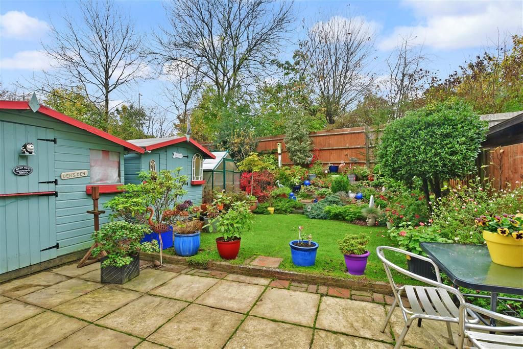 Farrier Close, Ashford, Kent TN25  