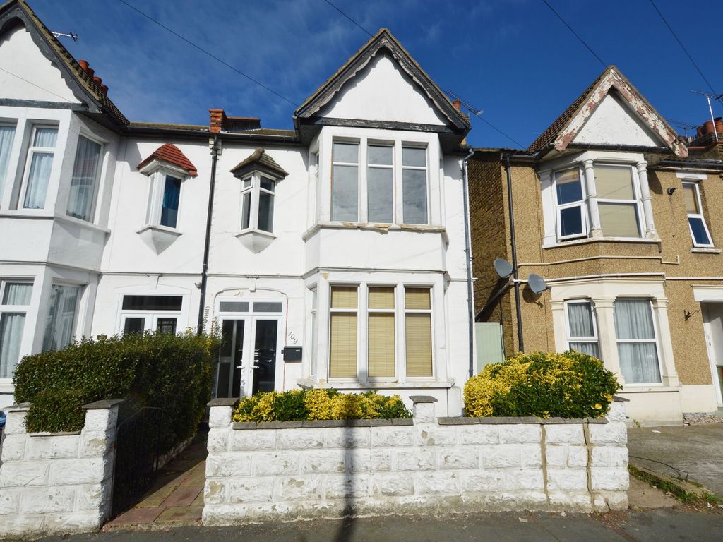 3 bed semidetached house for sale in Central Avenue, SouthendOnSea SS2 Zoopla