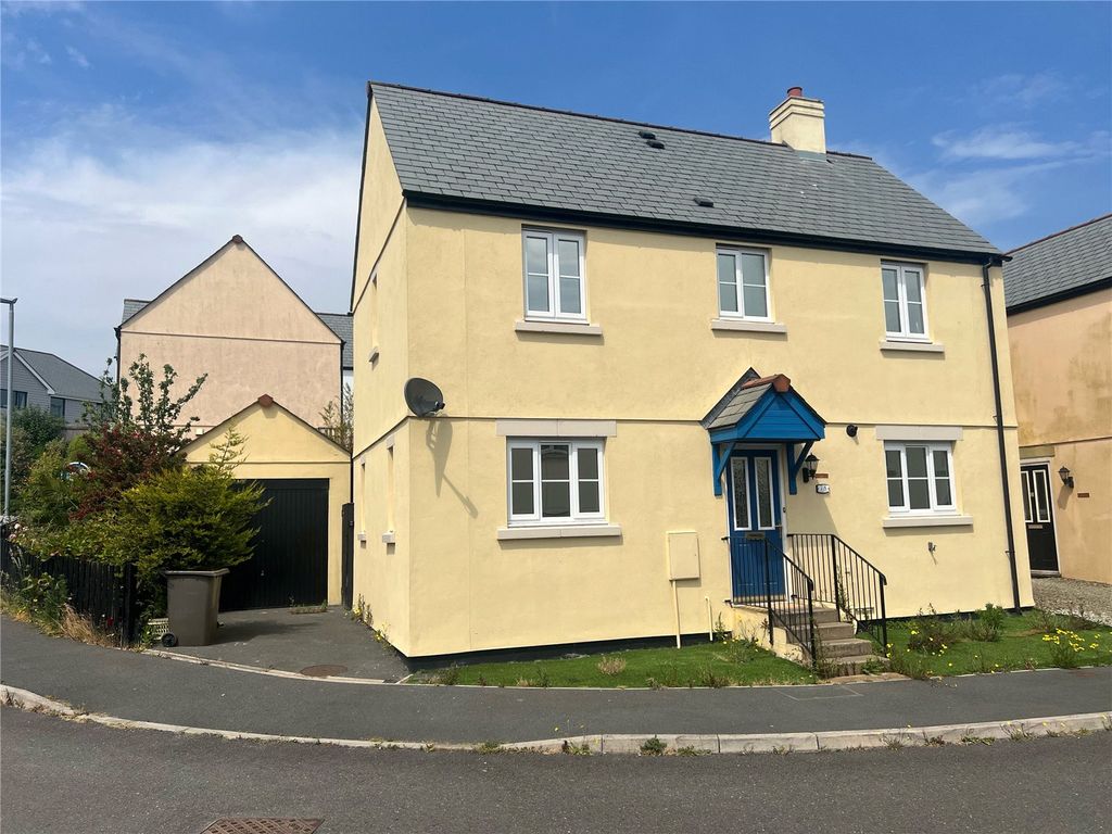3 bed detached house for sale in Gwithian Road, St. Austell, Cornwall