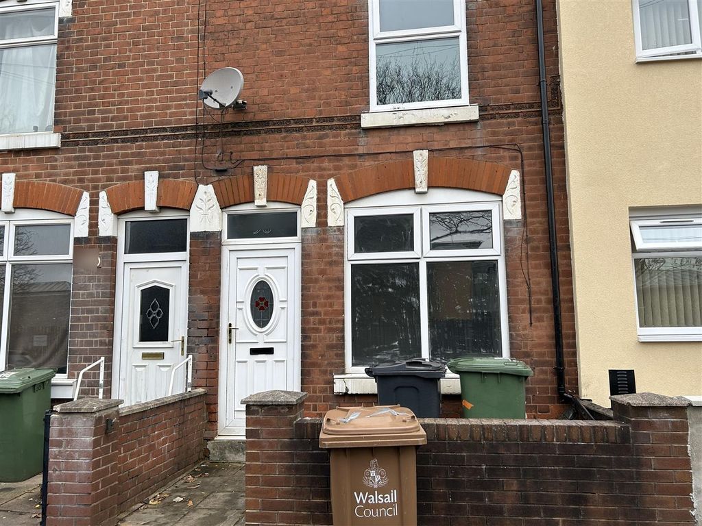 3 bed property to rent in Farringdon Street, Birchills, Walsall WS2, £