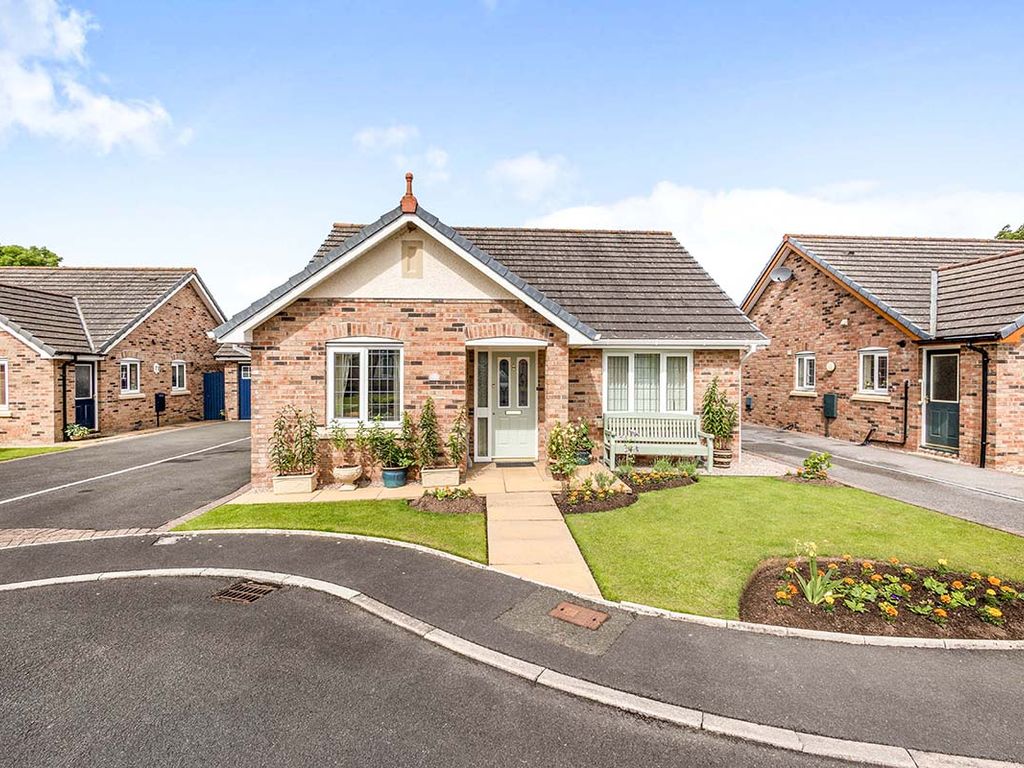 2 bed bungalow for sale in The Hawthorns, Wigton, Cumbria CA7 Zoopla