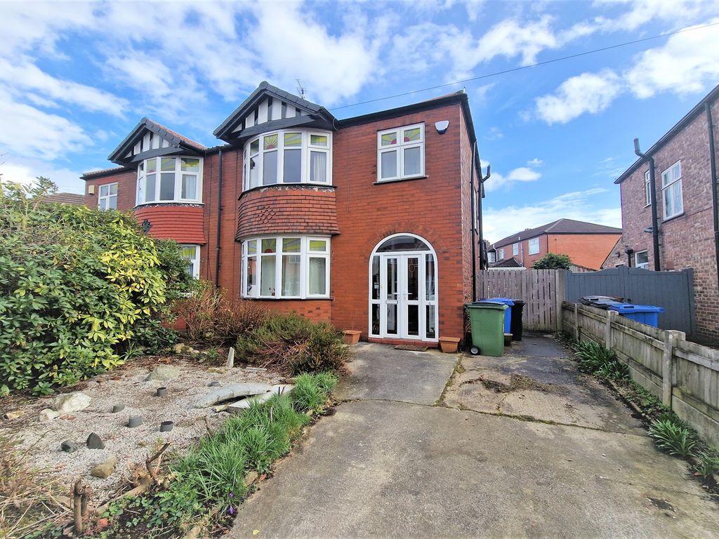 3 bed semidetached house to rent in Christleton Avenue, Stockport SK4