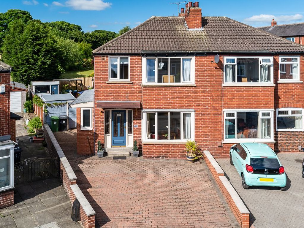 4 bed semidetached house for sale in Beechwood Grove, Drighlington