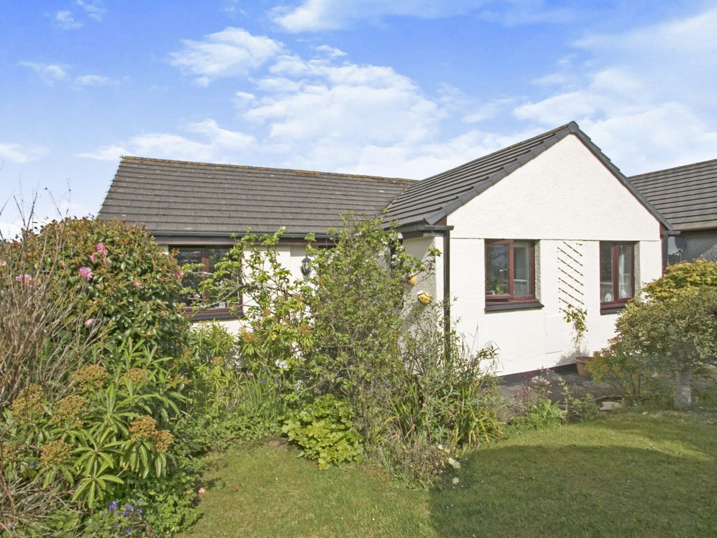 3 bed bungalow for sale in Henley Drive, Mount Hawke, Truro, Cornwall