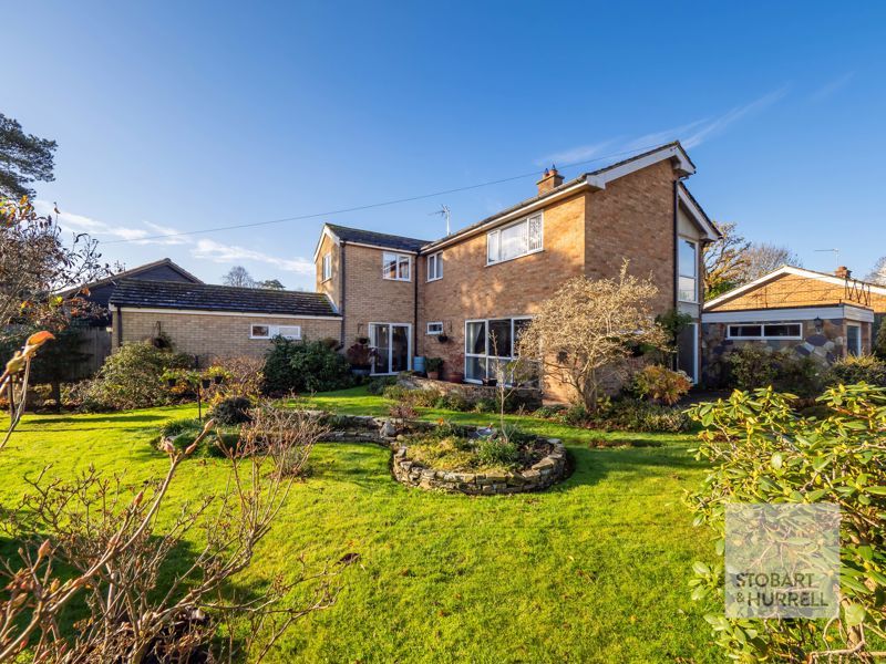 4 bed detached house for sale in Mead Close, Buxton, Norfolk NR10, £