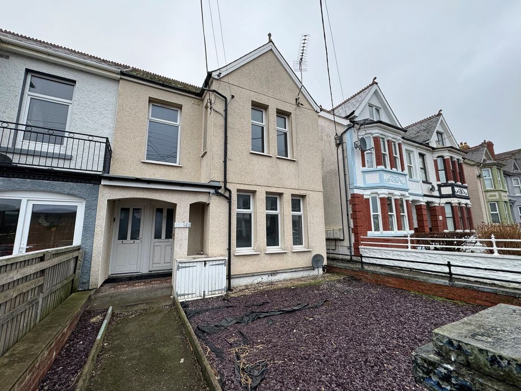4 bed flat for sale in Aberystwyth Road, Cardigan SA43, £195,000 Zoopla