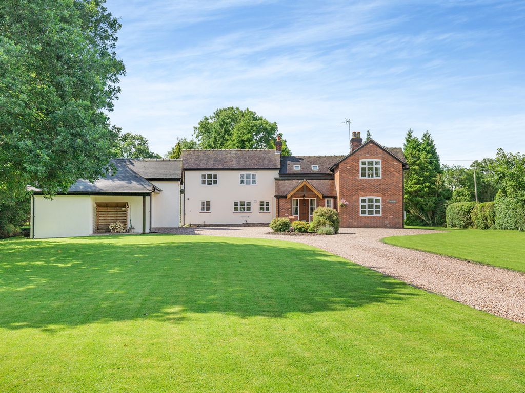5 bed cottage for sale in Sandon Road, Hilderstone, Staffordshire ST15
