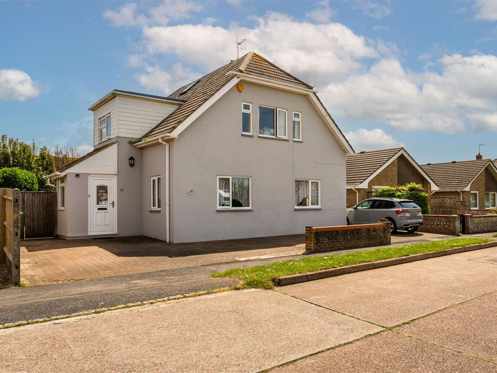 4 bed property for sale in Hoddern Avenue, Peacehaven BN10, £475,000