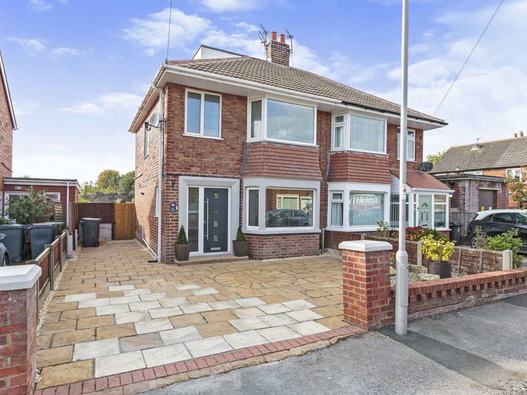 Whitecoats Drive, Lytham St. Annes FY8  