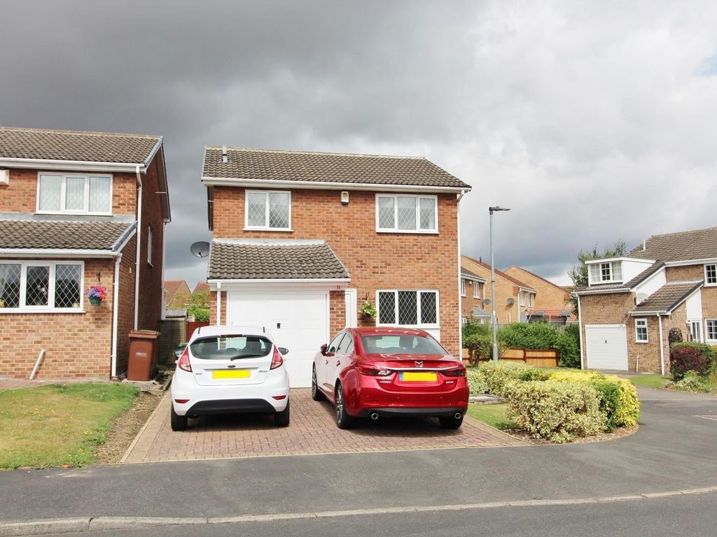 4 bed detached house for sale in Rockwood Crescent, Calder Grove