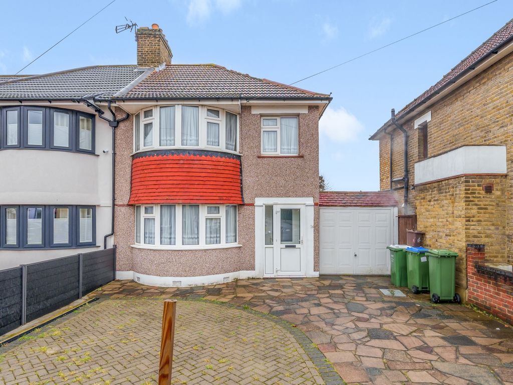 3 bed semidetached house for sale in Teignmouth Road, Welling DA16