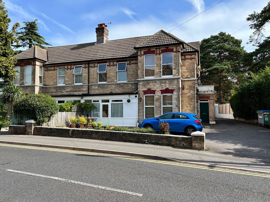 Studio to rent in Alumhurst Road, Bournemouth BH4, £700 pcm Zoopla