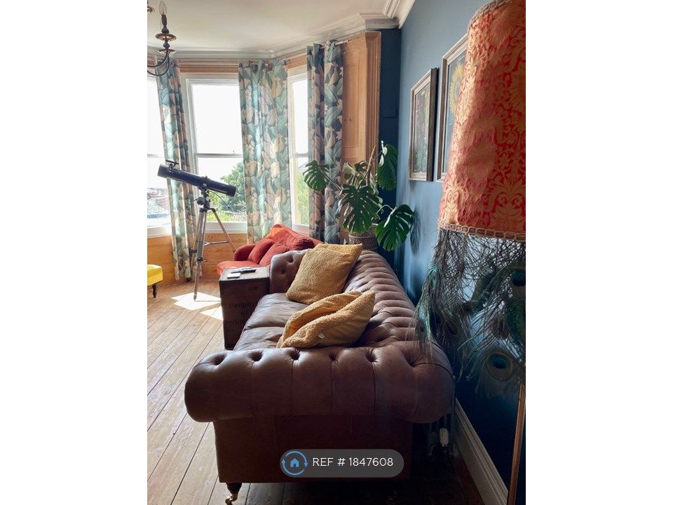 5 bed detached house to rent in Highbury Parade, WestonSuperMare BS23