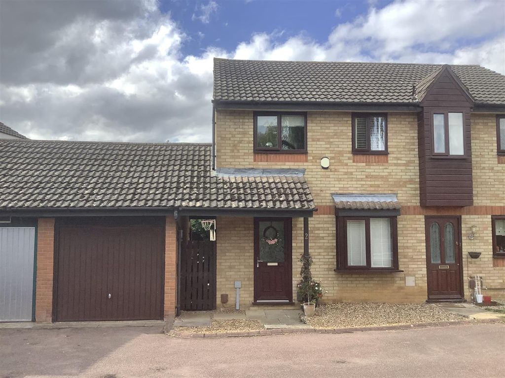 3 bed semidetached house for sale in Bank View, East Hunsbury