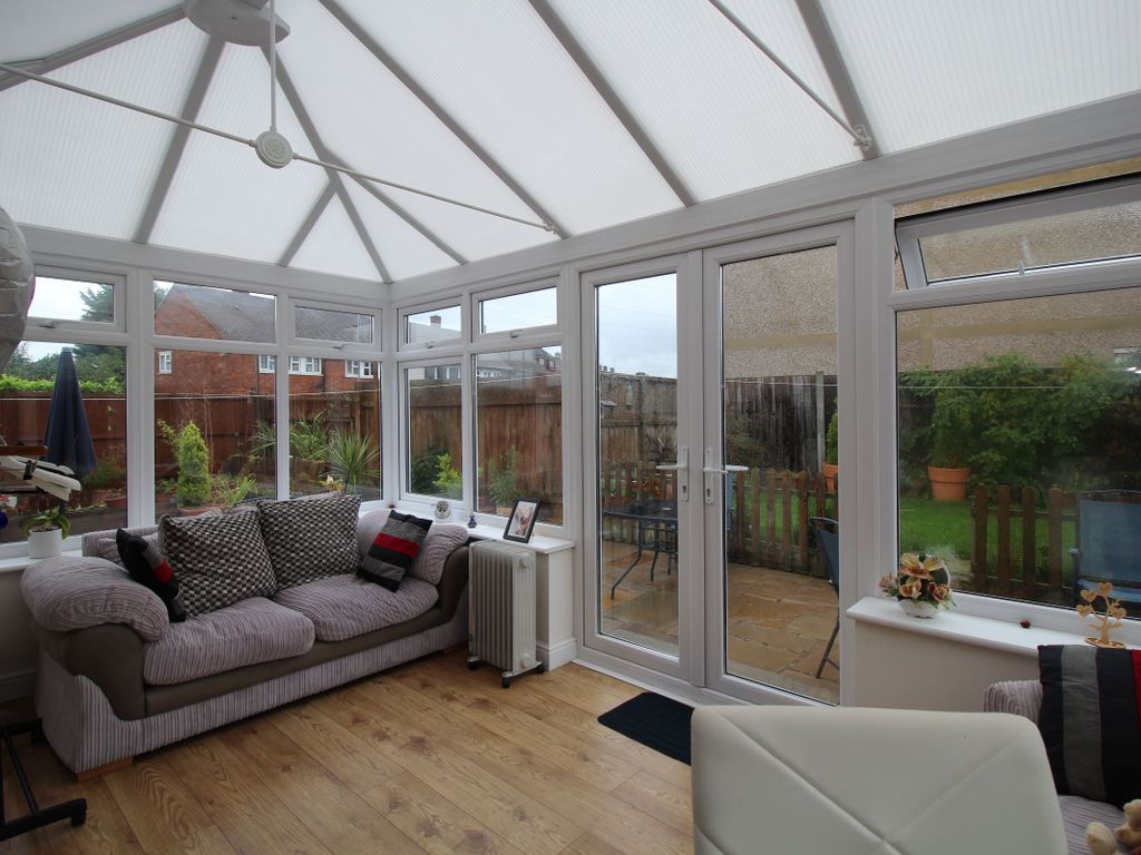 2 bed semidetached house to rent in Usk Road, Aveley, South Ockendon