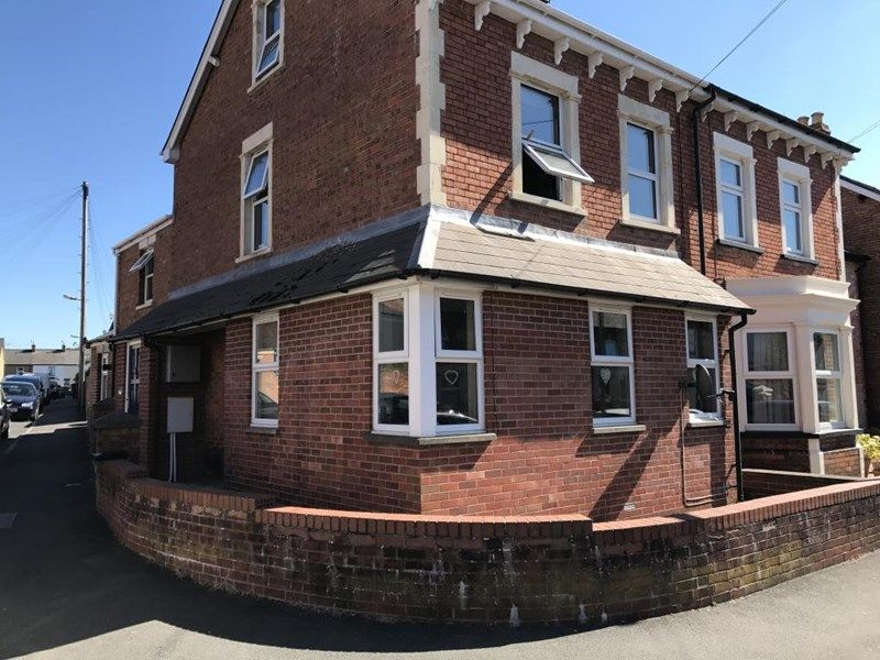 1 bed flat to rent in Greenway Avenue, Taunton TA2, £775 pcm Zoopla