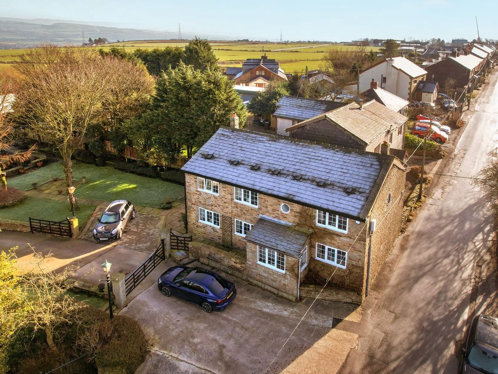 4 bed barn conversion for sale in Watling Street, Affetside, Bury BL8