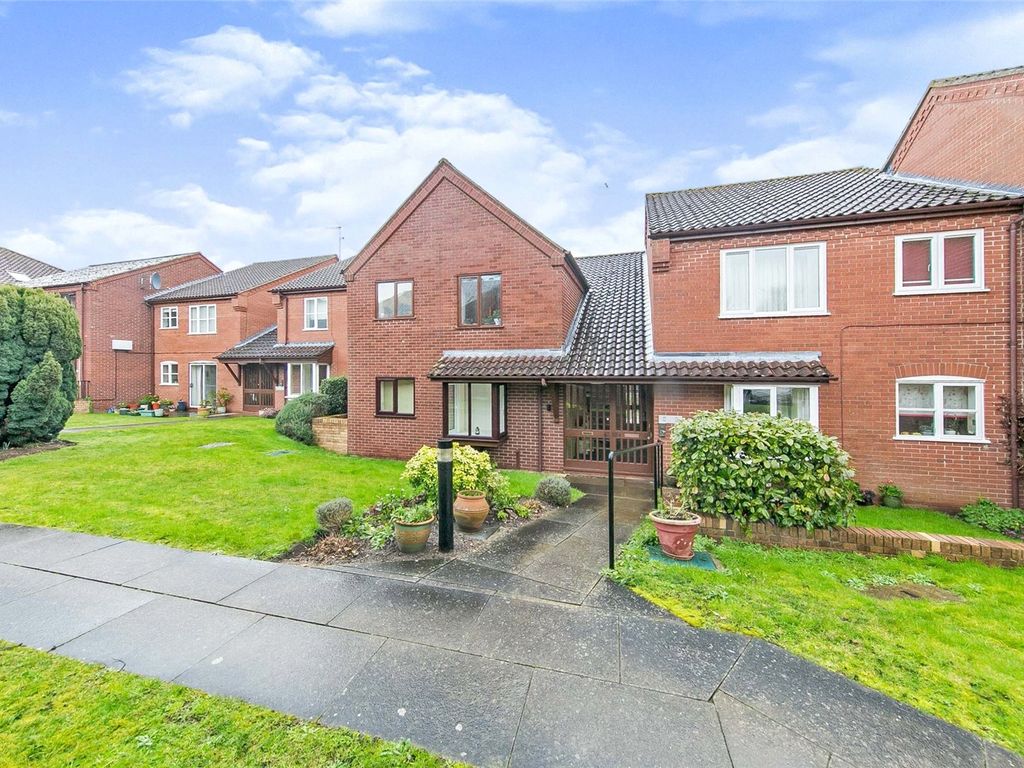 2 bed flat for sale in Tanyard Court, Station Road, Woodbridge IP12