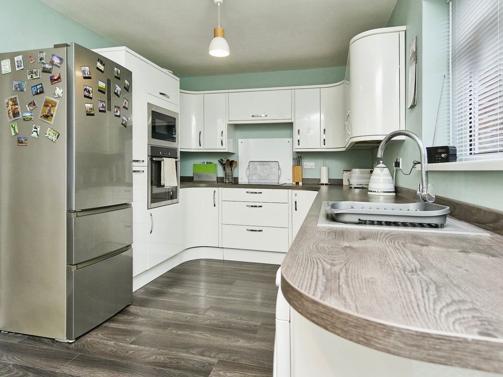 3 bed semidetached house for sale in Mill Hill Road, Cowes, Isle Of