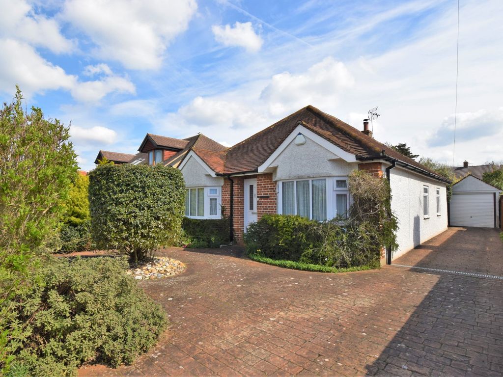 3 bed bungalow for sale in Cambridge Avenue, Burnham SL1 Zoopla