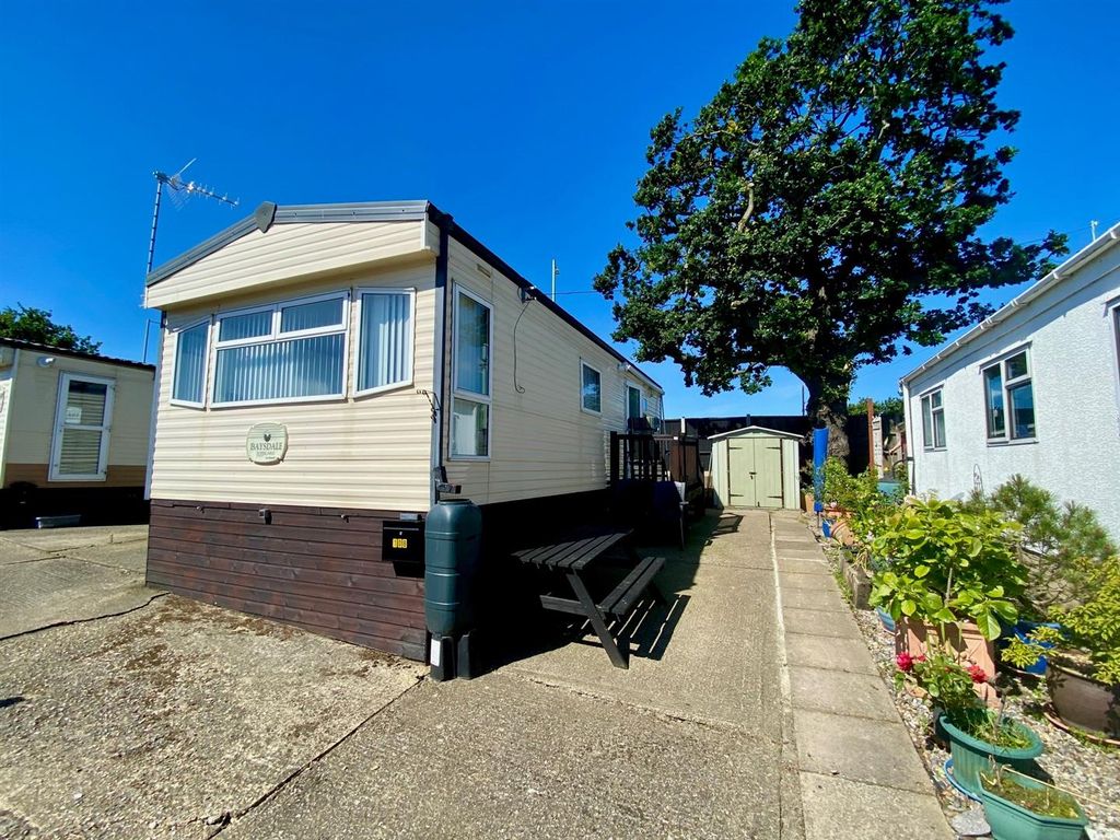 1 bed mobile/park home for sale in Arbor Lane, East Pakefield